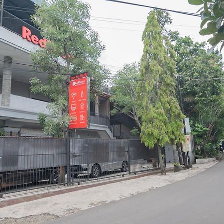 Hotel RedDoorz near Exit Toll Pasteur 4 à Bandung Extérieur photo