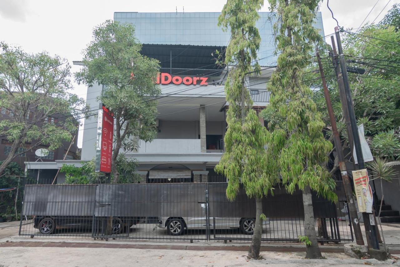 Hotel RedDoorz near Exit Toll Pasteur 4 à Bandung Extérieur photo